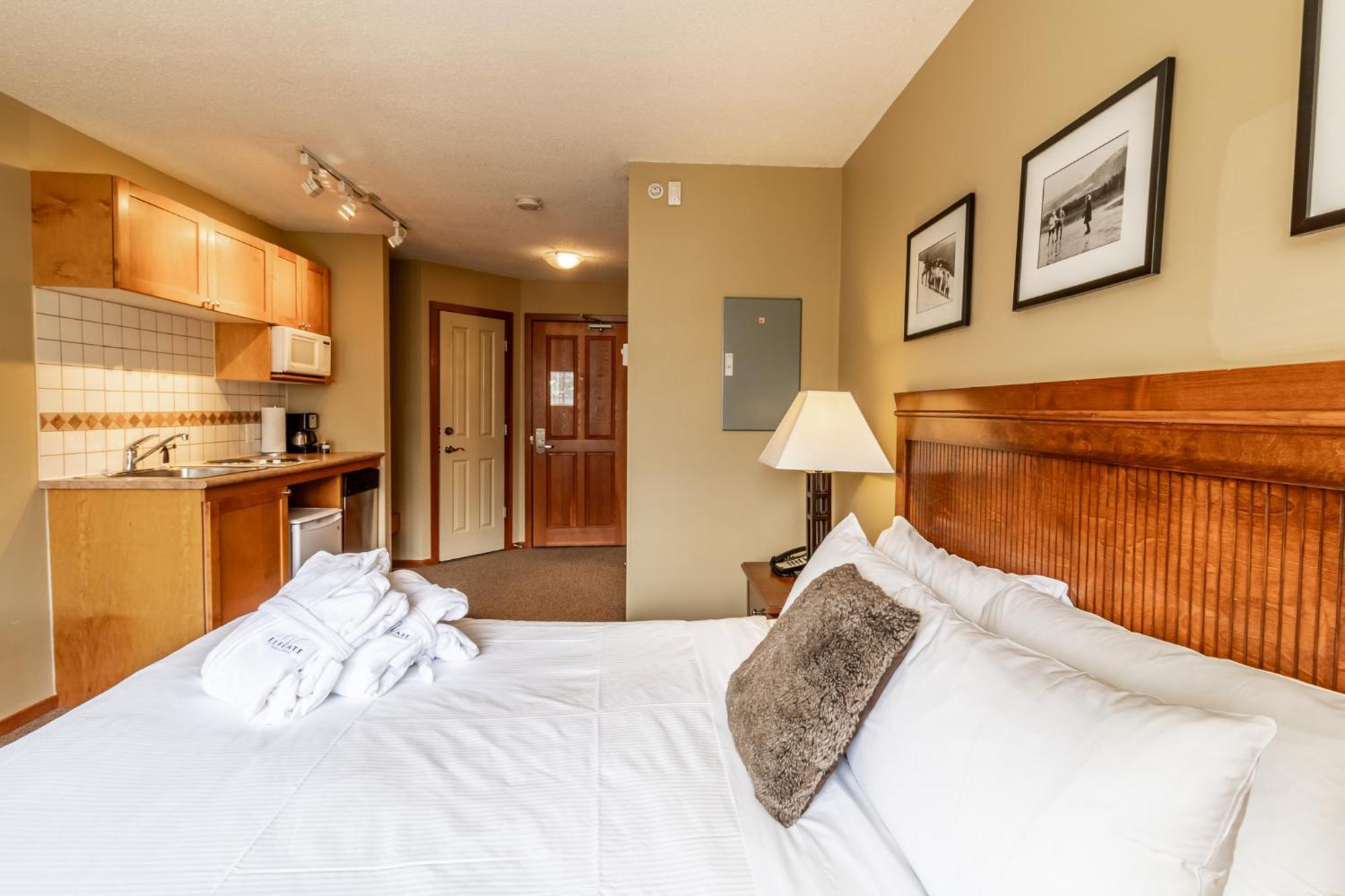Cascade By Elevate Vacations Apartment Whistler Exterior photo