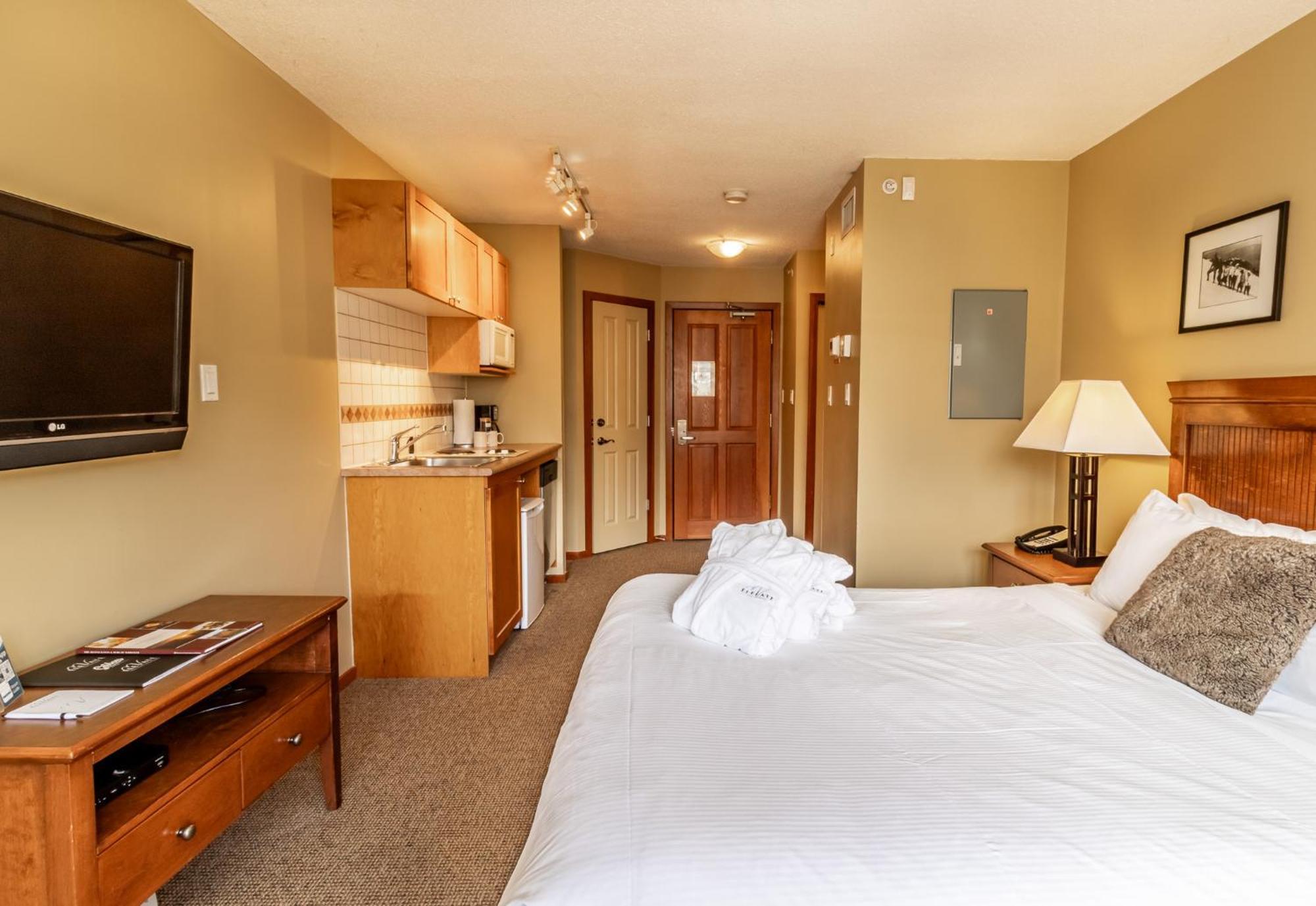 Cascade By Elevate Vacations Apartment Whistler Exterior photo