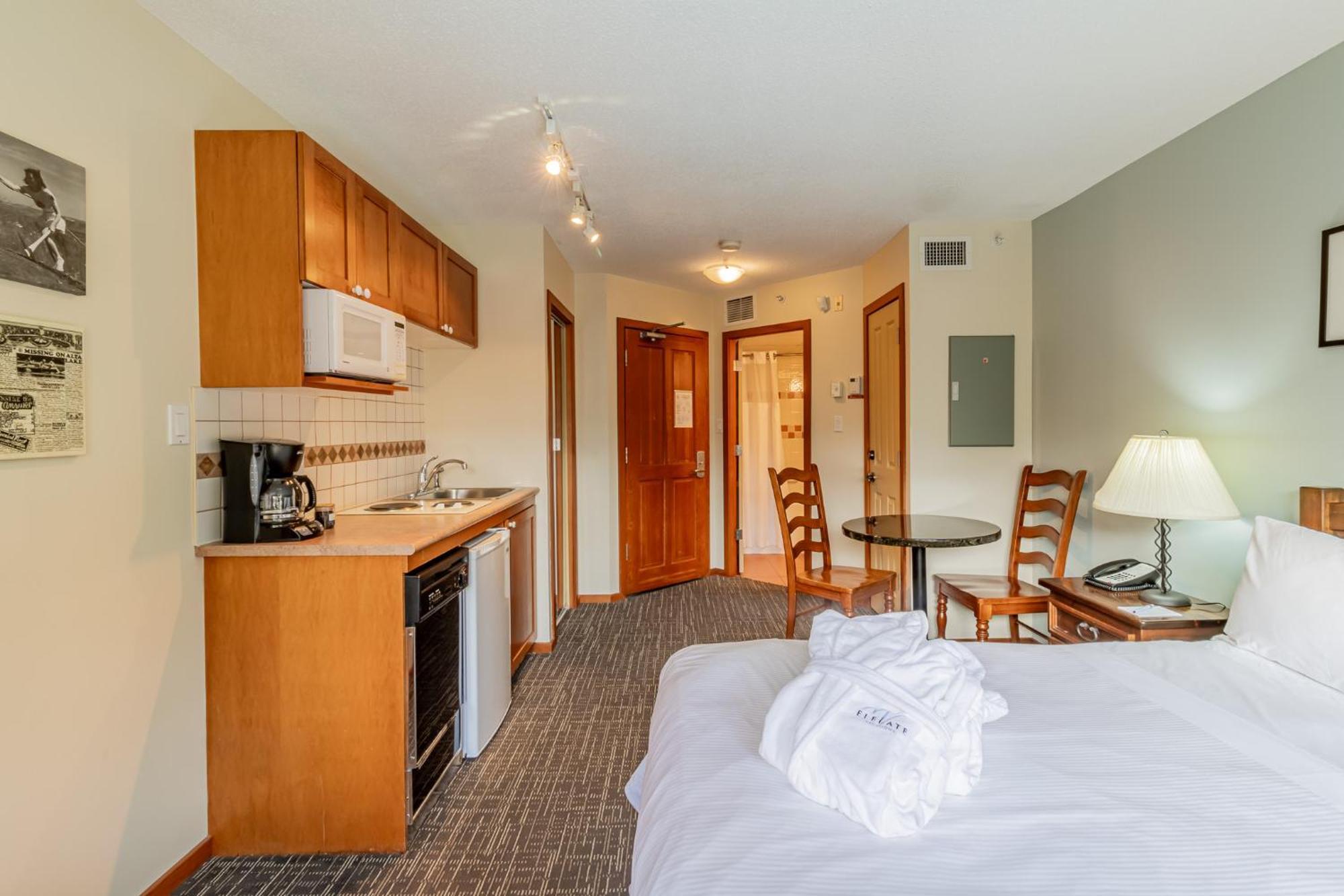 Cascade By Elevate Vacations Apartment Whistler Exterior photo